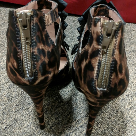 Betsey Johnson Embellished Heels Size 8.5 - Picture 7 of 8